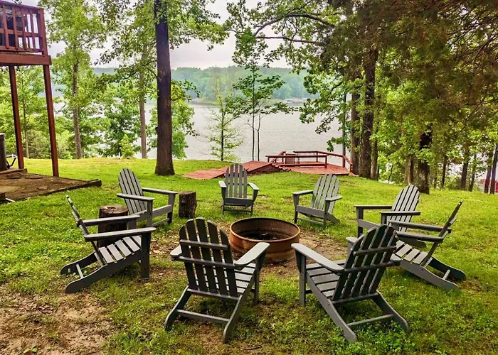 Log Hot Tub Retreat, Kayaks