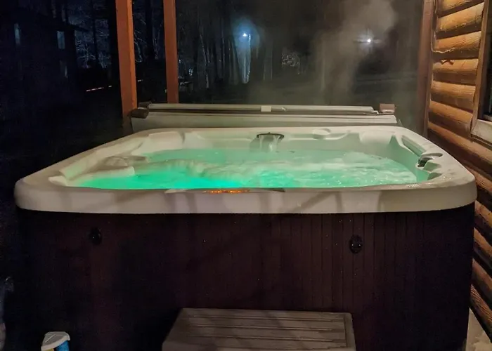 Log Hot Tub Retreat, Kayaks * Creal Springs