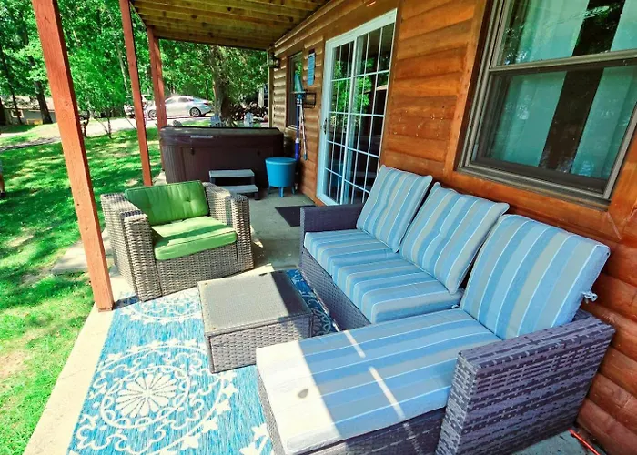 Holiday home Log Hot Tub Retreat, Kayaks Creal Springs