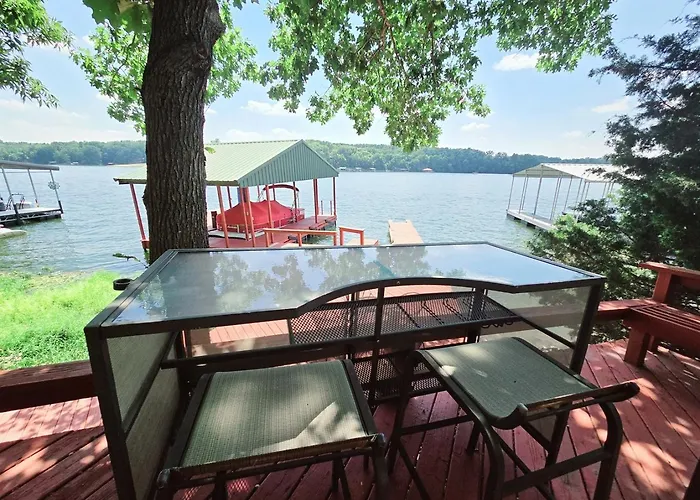 Log Hot Tub Retreat, Kayaks