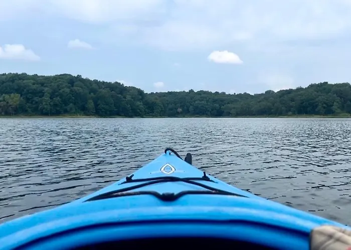 Log Hot Tub Retreat, Kayaks * Creal Springs
